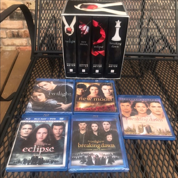 Twilight Saga Book Collection /Movies - Picture 1 of 7